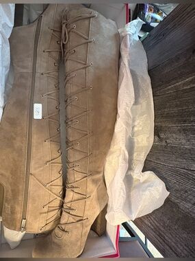 Vince Camuto Thanta Tall Boots Foxy Suede NWOT Size 10 Block Heel